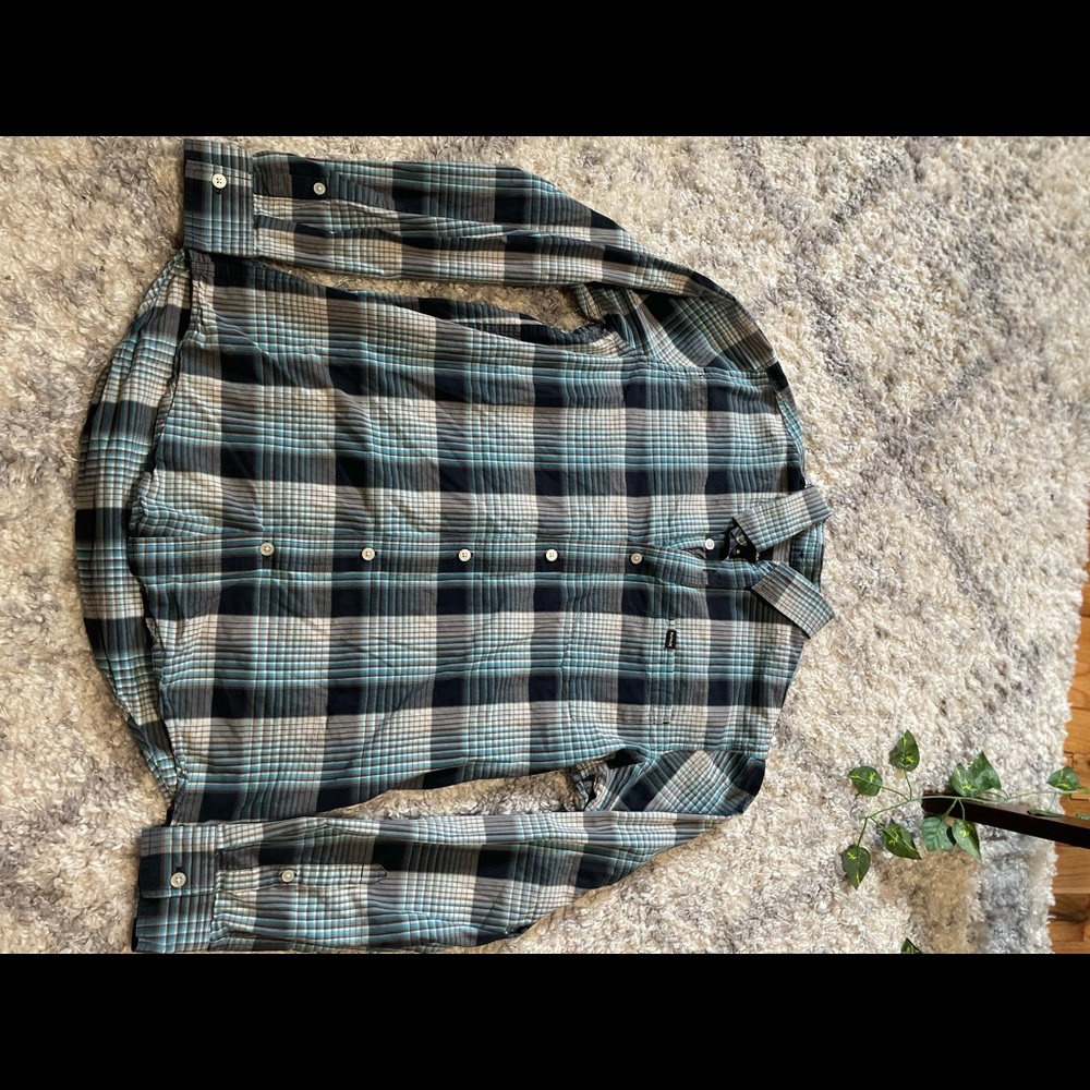 Women’s Plaid shirt
